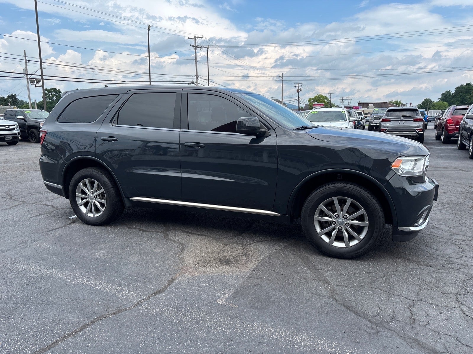 2018 Dodge Durango SXT in Bruiser Grey Clear Coat — front three-quarter view