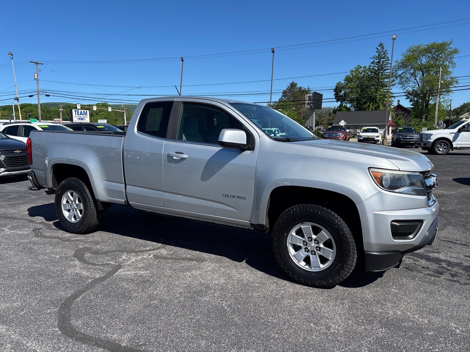 2018 Chevrolet Colorado Work Truck in Silver Ice Metallic — front three-quarter view